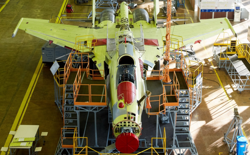Sản xuất máy bay Su-35 tại Nhà máy sản xuất máy bay Komsomolsk-on-Amur. Ảnh: Military Watch