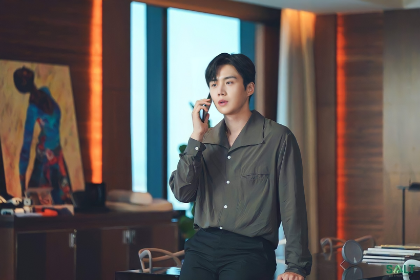 Kim Seon Ho ở vị trí số 1 tại bảng xếp hạng Blue Dragon tháng 8 dành cho nam diễn viên. Ảnh: Salt