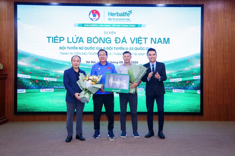 Từ lời chúc đến những cái bắt tay: Một ngày tiếp lửa cho bóng đá Việt Nam trước Đấu trường Châu Á 2026 - 2