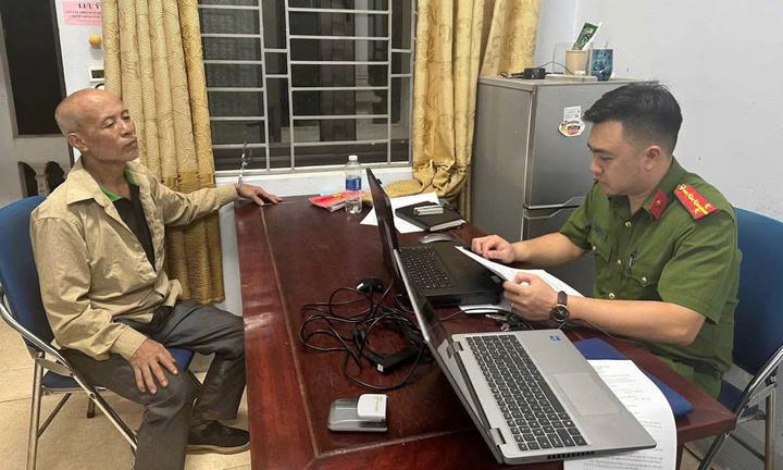 Lê Văn Sáu tại cơ quan công an. Ảnh: VTC News