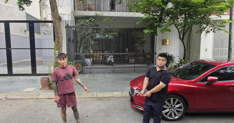 Thanh Tuyên (bên trái) và đối tượng Nguyễn Đức Châu (bên phải). (Ảnh: Công an Hà Nội)