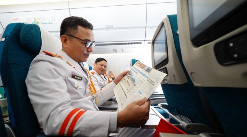 Giai điệu Quốc khánh vang lên ở độ cao 10.000 mét trên chuyến bay Vietnam Airlines - 6