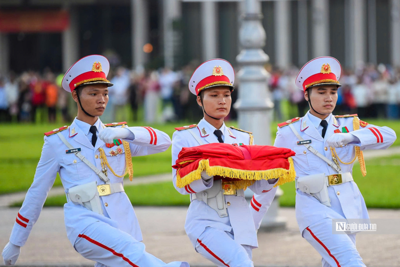 Từ ngày 19/5/2001, lễ thượng cờ được thực hiện như một nghi lễ Quốc gia tại quảng trường Ba Đình, trước cửa Lăng Chủ tịch Hồ Chí Minh.