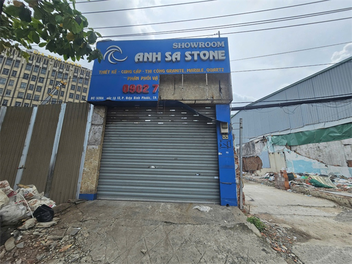 Một mặt bằng đang bỏ trống tại TPHCM (Ảnh: Lê Tỉnh).
