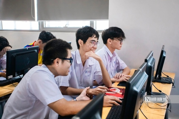 AI đang làm thay đổi cơ cấu vận hành của giảng đường đại học (Ảnh: Phùng Sơn).