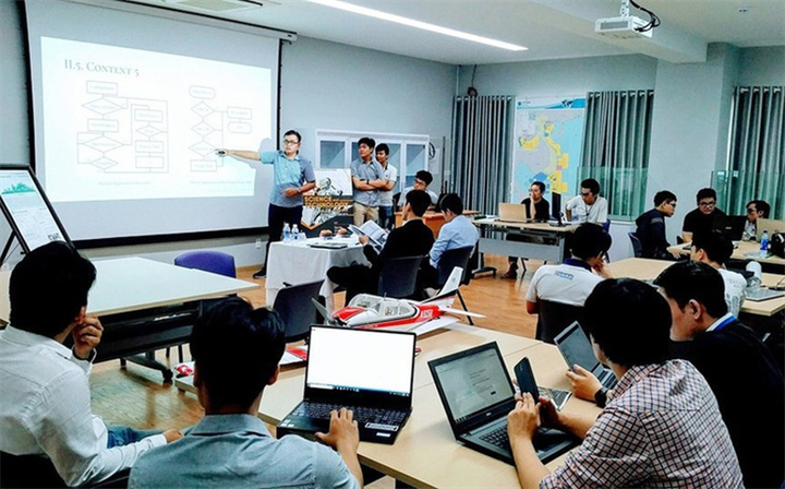 Cơ sở đào tạo chủ động lựa chọn chương trình để thực hiện kiểm định phù hợp với chiến lược phát triển, kết quả đánh giá và yêu cầu cải tiến chất lượng. Ảnh: Báo Chính phủ