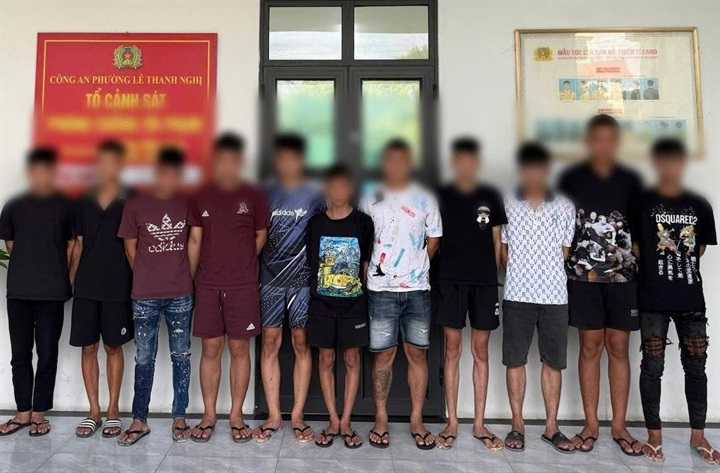 Các bị can liên quan đến hành vi gây rối trật tự công cộng xảy ra trên địa bàn phường Lê Thanh Nghị, Hải Phòng. Ảnh: Công an TP. Hải Phòng
