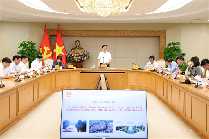 Phó Thủ tướng Hồ Quốc Dũng chủ trì cuộc họp về kế hoạch phục hồi các nguồn nước bị suy thoái, cạn kiệt và ô nhiễm các sông Bắc Hưng Hải, Nhuệ - Đáy, Ngũ Huyện Khê - Ảnh: chinhphu.vn/Gia Huy