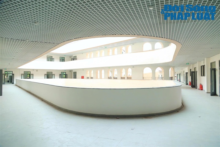 Năm học 2026-2027, thầy và trò Trường THPT Việt Đức (Hà Nội) bước vào năm học mới trong một diện mạo hoàn toàn mới. Sau hơn 1,5 năm thi công, dự án trùng tu và nâng cấp cơ sở vật chất của nhà trường đã cơ bản hoàn thiện, sẵn sàng đón học sinh tựu trường.