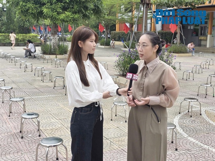 Chị Vũ Hồng Nhung chia sẻ cảm xúc với PV ĐS&PL.