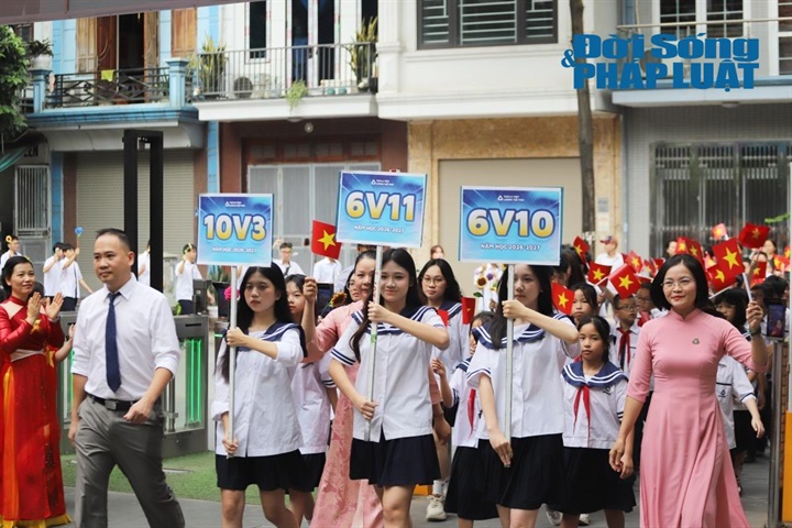 Những nụ cười tươi rói hứa hẹn một năm học mới đầy ắp thành công và kỷ niệm đáng nhớ.