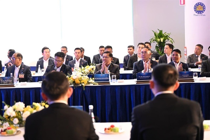 Tổng thống Cộng hòa Liên bang Myanmar Min Aung Hlaing cùng Đoàn đại biểu cấp cao Myanmar đã đến thăm và làm việc tại Tổ hợp Nhà máy sản xuất ô tô VinFast Hải Phòng. Nguồn ảnh VinFast