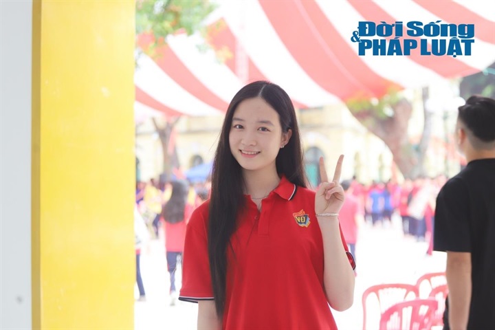 Em Liêu Tuệ Lâm, học sinh lớp 10 Trường THPT Việt Đức.
