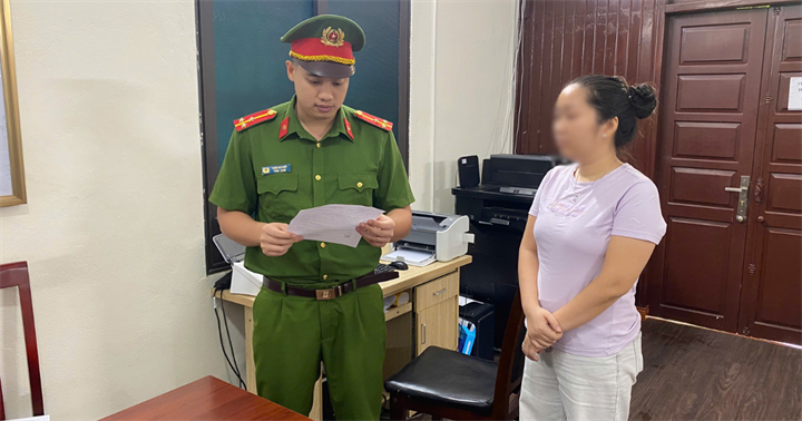 Một số hình ảnh liên quan đến vụ án xảy ra tại Hộ kinh doanh Thắng Trần Mobile. (Ảnh: Công an Hưng Yên)