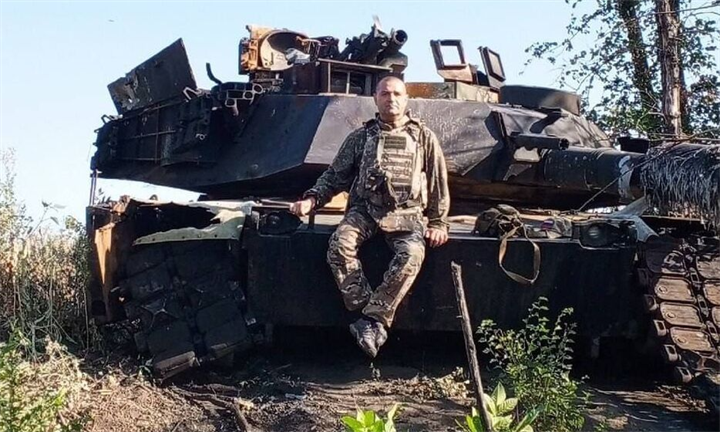 Xe tăng M1A1 Abrams bị vô hiệu hóa gần Volchye, Pokrovsk. Ảnh: Military Watch