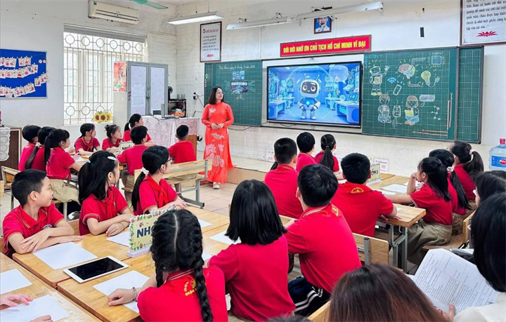 Bộ GD&ĐT đề nghị tổ chức dạy học trực tuyến, dạy học kết hợp theo quy định, phù hợp với điều kiện thực tế. Ảnh: MOET