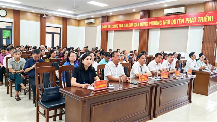 Các đại biểu tham dự hội nghị.