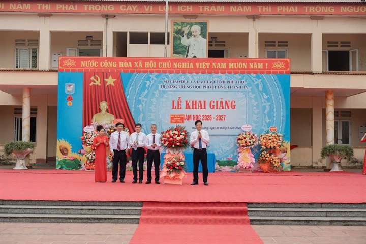 Trường THPT Thanh Ba thực hiện tốt công tác bồi dưỡng đội ngũ giáo viên, nâng cao chất lượng giáo dục - 1