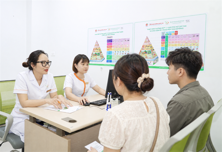 TS.BS di truyền Bùi Thị Phương Hoa, Trưởng phòng Nghiên cứu Khoa học và Đào tạo, Bệnh viện Nam học và Hiếm muộn Hà Nội. Ảnh: BSCC