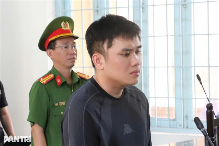 Bị cáo Nguyễn Văn Bảo Trung. Ảnh: Bảo Kỳ/Dân trí