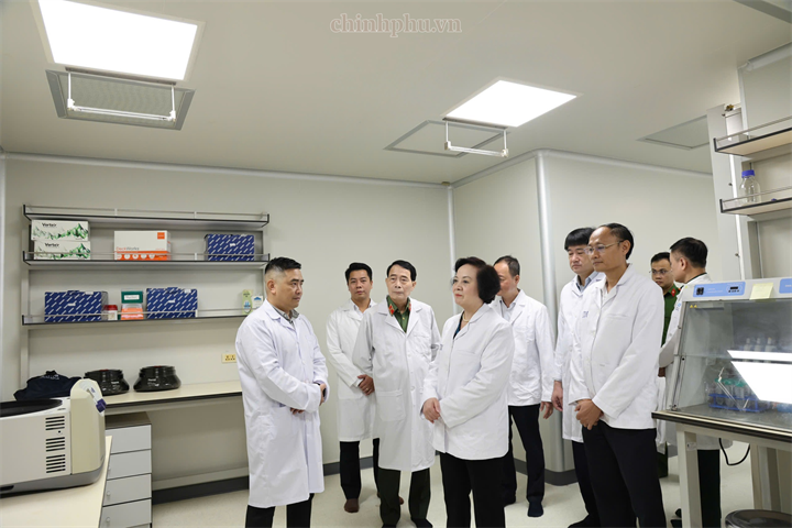 Đến nay, Trung tâm ADN đã tiếp nhận gần 38.000 mẫu hài cốt liệt sĩ - Ảnh: chinhphu.vn/Thu Giang