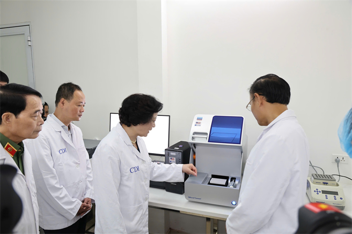 Phó Thủ tướng yêu cầu tiếp tục đánh giá thực tế hiệu quả của công nghệ mới - Ảnh: chinhphu.vn/Thu Giang