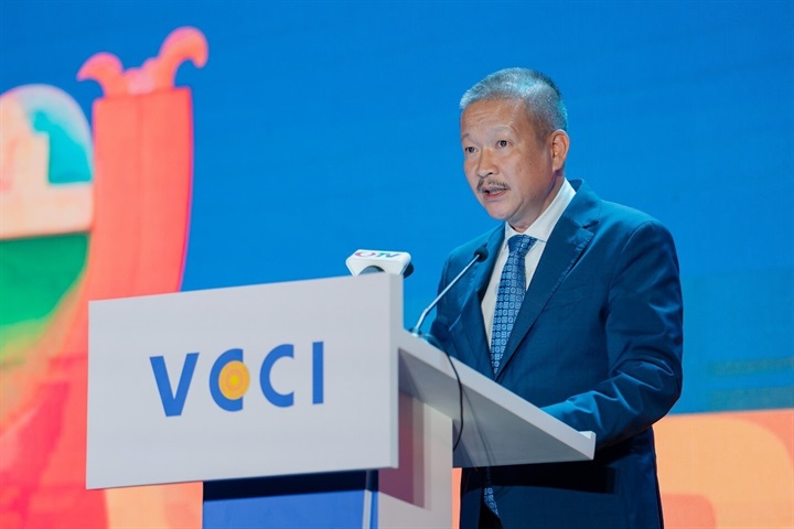 Ông Nguyễn Duy Hưng: “Báo cáo Kinh tế tư nhân Việt Nam giúp doanh nghiệp nhìn lại chính mình để minh bạch hơn, quản trị tốt hơn, đầu tư dài hạn hơn và phát triển bền vững hơn”. Nguồn ảnh Tân Hiệp Phát