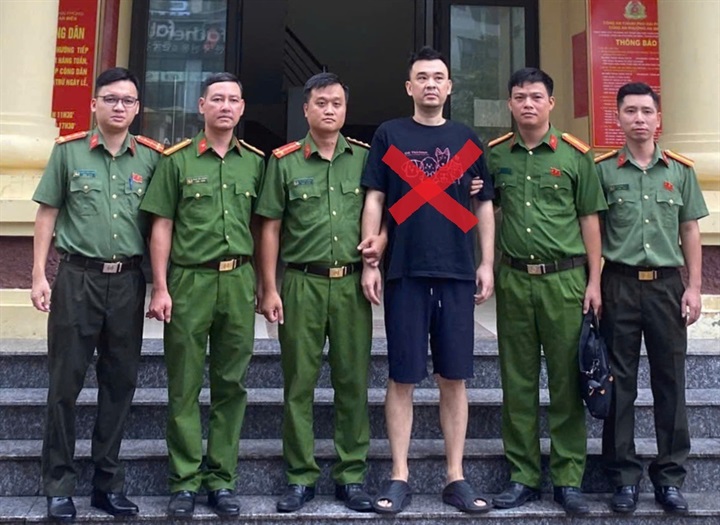 Đối tượng Ma He giữa (x). Ảnh Công an thành phố Hải Phòng.