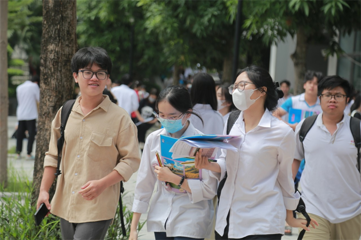 Nhiều học sinh và phụ huynh lầm tưởng chỉ cần sở hữu chứng chỉ IELTS với mức điểm cao là đã nắm chắc tấm vé vào đại học. Ảnh minh họa: Sức khỏe & Đời sống