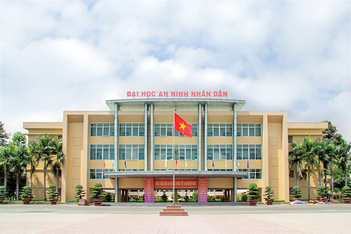 Sáp nhập Trường Đại học An ninh nhân dân và các tổ chức trực thuộc vào Học viện An ninh nhân dân để thành lập Phân hiệu của Học viện An ninh nhân dân tại Thành phố Hồ Chí Minh
