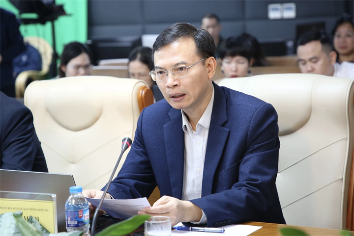 Ông Trần Hữu Minh, Phó Vụ trưởng Vụ Vận tải và An toàn giao thông, Bộ Xây dựng. Ảnh: Đại biểu nhân dân