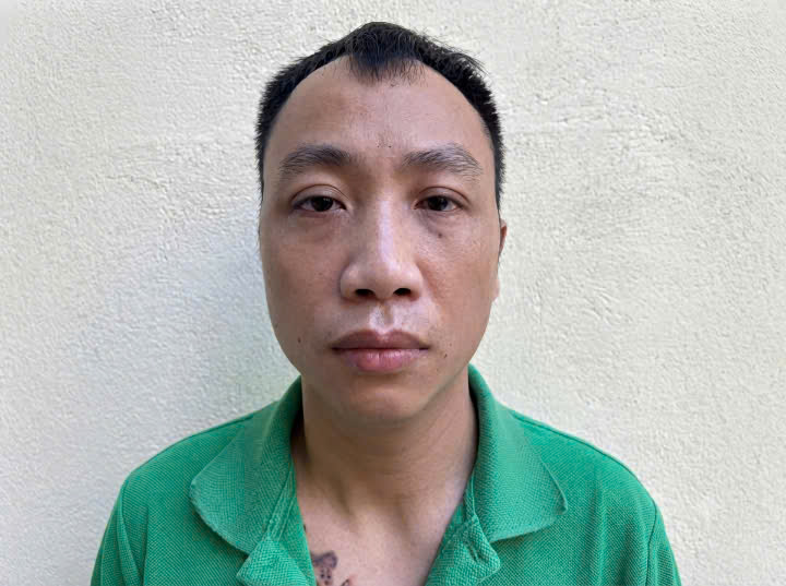 Ngô Hải Nam bị khởi tố vì tội làm giả giấy tờ để cầm cố ô tô thuê tự lái. Ảnh: Công an Đà Nẵng