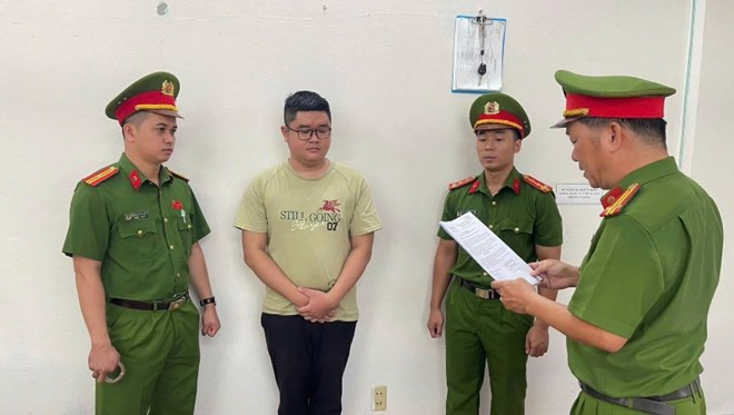 Nguyễn Đặng Duy tại cơ quan công an. Ảnh: Dân Việt