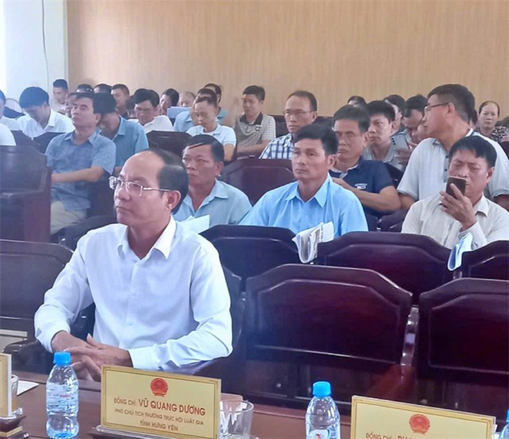 Các đại biểu tham dự hội nghị.