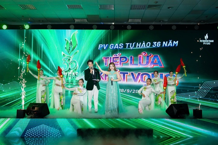 Tiết mục văn nghệ mở màn chương trình Lễ kỷ niệm 36 năm ngày thành lập PV GAS. Nguồn ảnh PV GAS