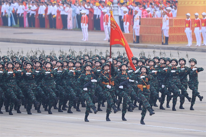 Khối nữ chiến sĩ Thông tin tại lễ diễu binh, diễu hành chào mừng kỷ niệm 80 năm Quốc khánh sáng 2/9 tại Quảng trường Ba Đình./ Theo VTC News.
