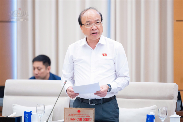 Ông Phan Chí Hiếu - Chủ nhiệm Uỷ ban Pháp luật và Tư pháp (Ảnh: Media Quốc hội).