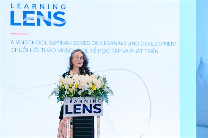 Theo Jocelyn Brewer, với trẻ nhỏ, cha mẹ cần tập trung xây dựng những thói quen sử dụng công nghệ lành mạnh, thay vì chỉ đặt ra các giới hạn về thời gian sử dụng thiết bị. Nguồn Vinschool
