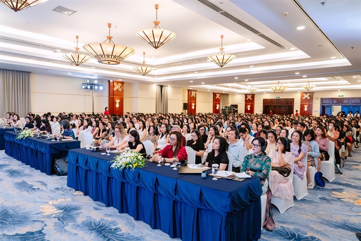 Hơn 1.000 phụ huynh tại TP.HCM tham dự hai hội thảo Learning Lens 02 do Vinschool tổ chức cùng nhà tâm lý học Jocelyn Brewer. Nguồn Vinschool