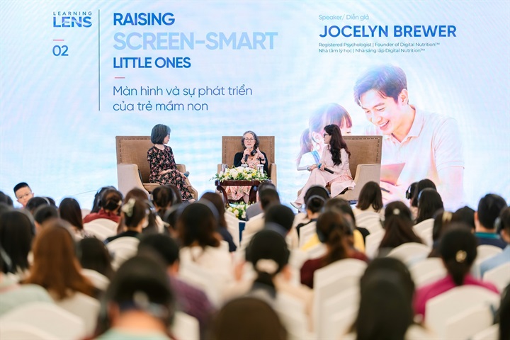 Theo Jocelyn Brewer, thay vì cố gắng loại bỏ hoàn toàn những tác động của công nghệ, cha mẹ cần trang bị cho trẻ khả năng nhận biết, tự điều chỉnh và đưa ra lựa chọn phù hợp trong môi trường số. Nguồn Vinschool