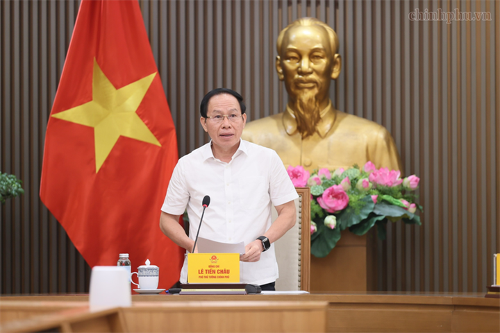 Phó Thủ tướng Chính phủ Lê Tiến Châu chủ trì họp về tình hình, tiến độ triển khai thực hiện sắp xếp cơ sở giáo dục nghề nghiệp công lập - Ảnh: chinhphu.vn/Thu Sa
