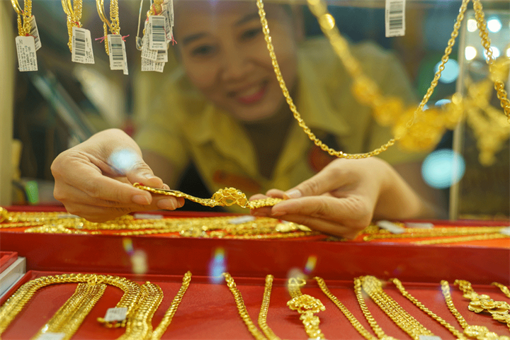 Giá vàng chốt phiên 23/9: Vàng miếng SJC tăng 600.000 đồng/lượng. Ảnh: Minh Hiền/Vienamnet