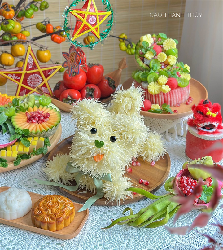 Tùy văn hóa từng vùng và điều kiện, sở thích từng nhà mà người ta bày biện mâm ngũ quả tết Trung thu khác nhau. Ảnh: Cao Thanh Thủy/VietNamnet
