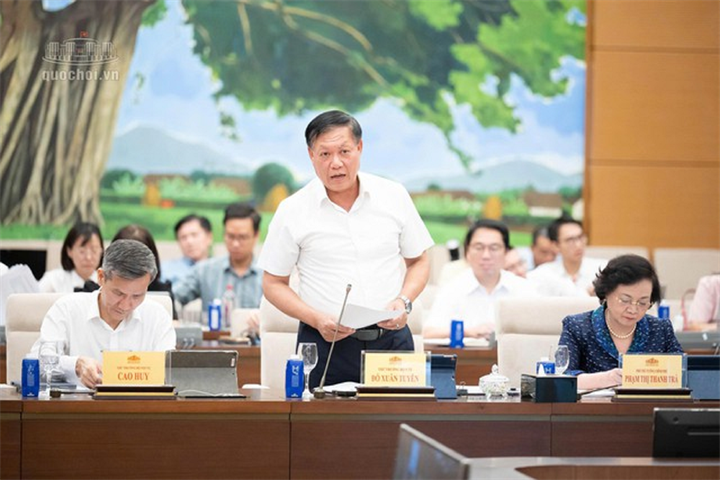Thứ trưởng Bộ Y tế Đỗ Xuân Tuyên (Ảnh: Media Quốc hội).