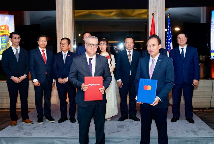 Vietjet và Mastercard trao thoả thuận về chuyển đổi số trong lĩnh vực hàng không và du lịch tại Việt Nam. Nguồn ảnh Vietjet