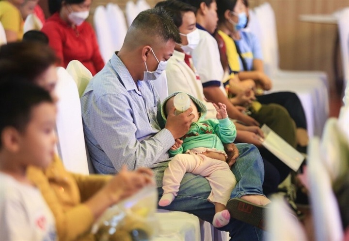Có những bé mất mẹ vì Covid 19 khi chưa đầy tuổi.Nguồn ảnh DNCC