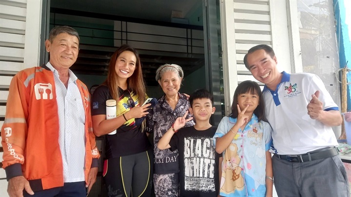 Mong yêu thương trao đi hôm nay sẽ góp thêm một mắt xích cho vòng tròn sẻ chia, để các em vững bước trên hành trình phía trước và một ngày có thể trao lại những điều tốt đẹp ấy cho cuộc đời. Nguồn ảnh DNCC