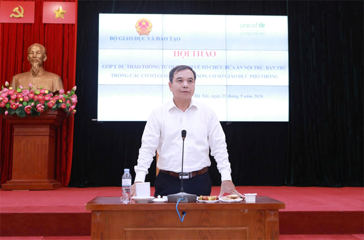 Vụ trưởng Vụ Học sinh, sinh viên Hoàng Đức Minh phát biểu tại hội thảo. Ảnh: Moet