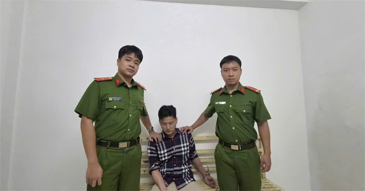 Đối tượng truy nã Phạm Mạnh Hà tại cơ quan Công an. (Ảnh: Công an TP Hà Nội)