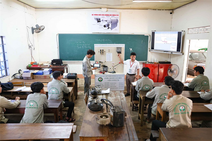 Thông tư quy định kiến thức chương trình trung học phổ thông trong chương trình giáo dục trung học nghề. Ảnh: MOET